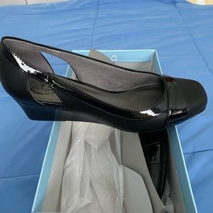 Life Stride Wedge shoes